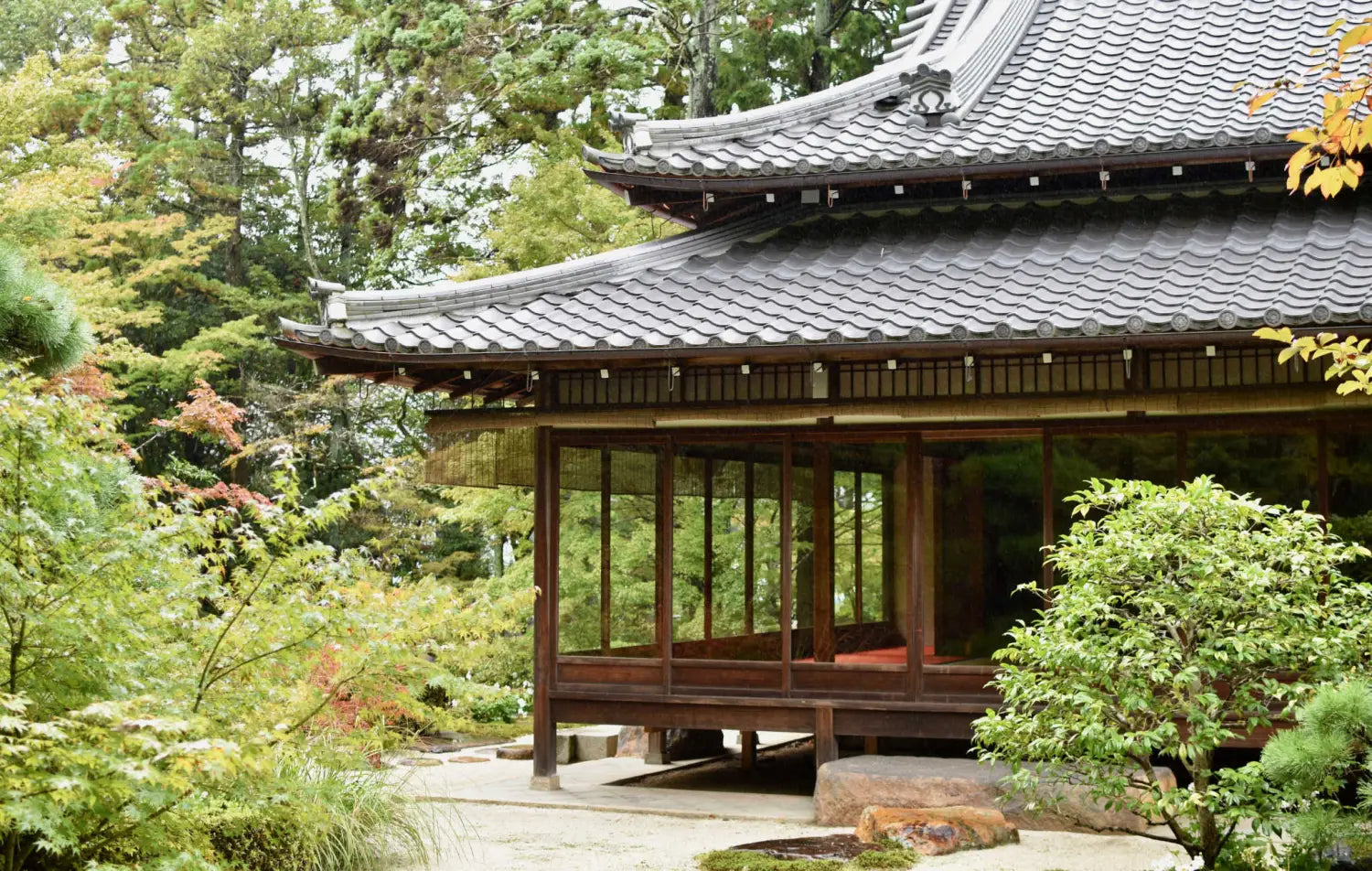 Toit traditionnel maison japonaise